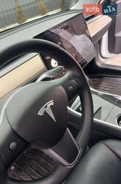 Седан Tesla Model 3 2019 в 
