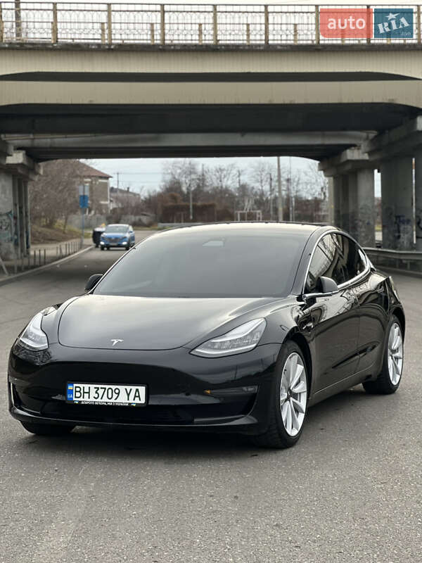 Седан Tesla Model 3 2020 в Одессе