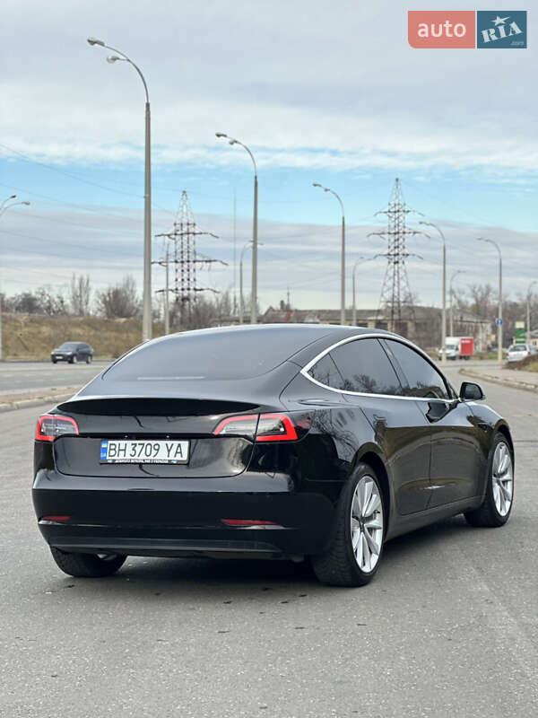 Седан Tesla Model 3 2020 в Одессе