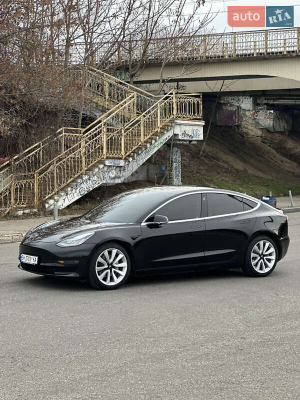 Седан Tesla Model 3 2020 в Одессе