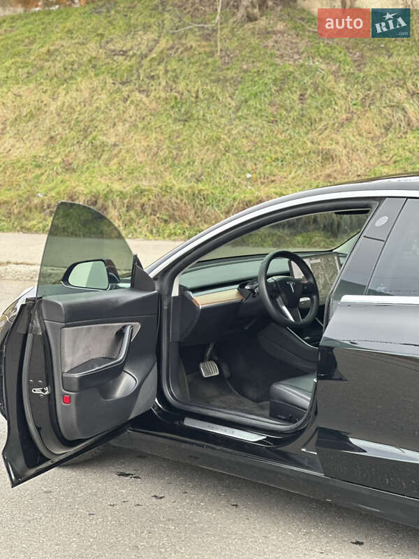 Седан Tesla Model 3 2020 в Одессе