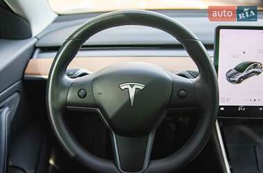 Седан Tesla Model 3 2018 в Києві