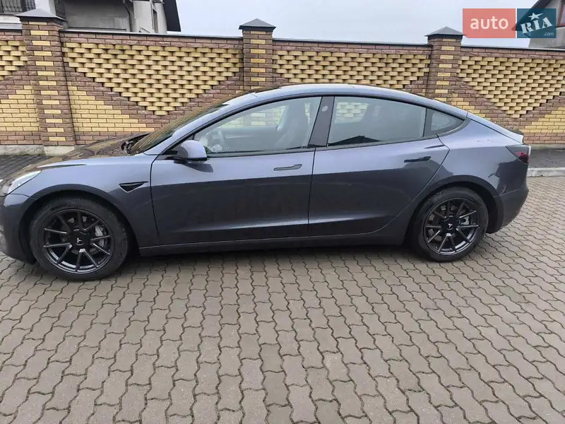 Tesla Model 3 2021