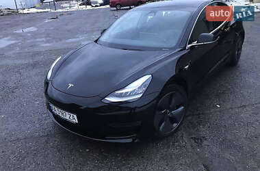 Седан Tesla Model 3 2019 в 