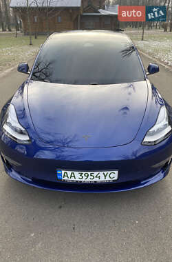 Седан Tesla Model 3 2020 в 