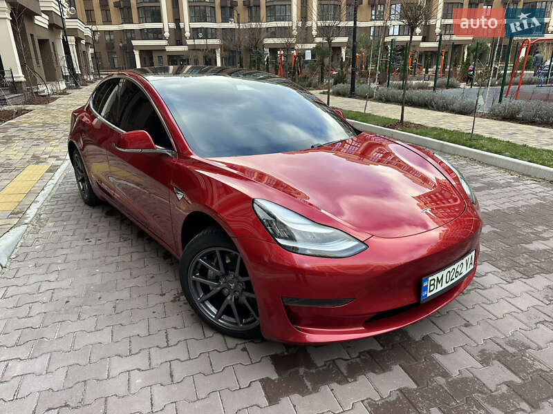 Седан Tesla Model 3 2020 в Києві