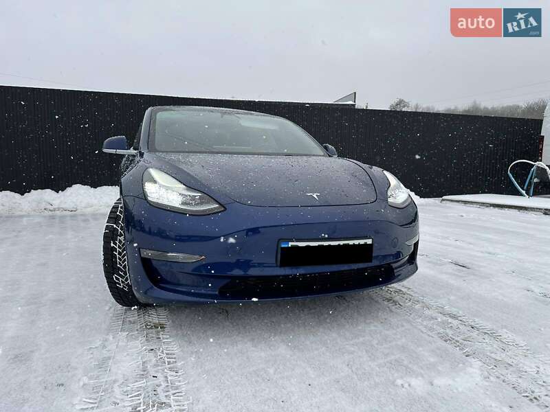 Седан Tesla Model 3 2020 в Львові