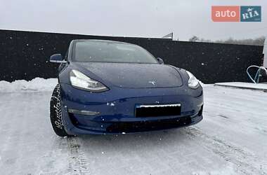 Седан Tesla Model 3 2020 в 