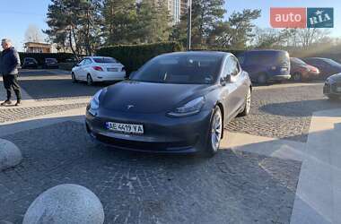 Седан Tesla Model 3 2020 в 