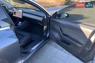 Седан Tesla Model 3 2020 в 