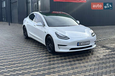 Седан Tesla Model 3 2020 в 