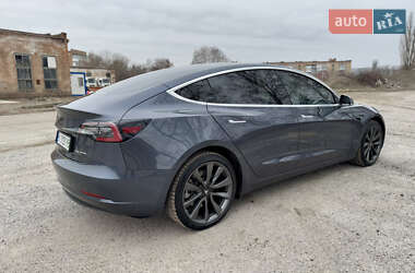 Седан Tesla Model 3 2019 в 