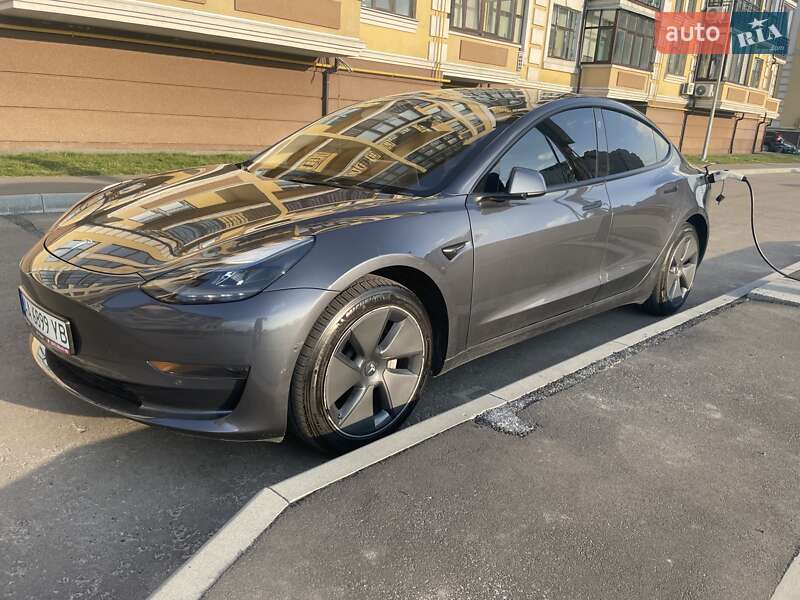 Седан Tesla Model 3 2022 в Киеве