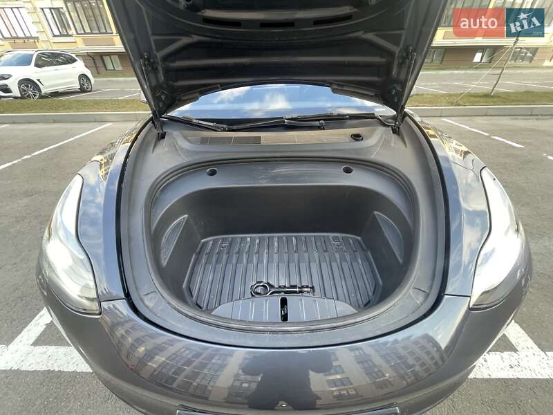 Седан Tesla Model 3 2022 в Киеве