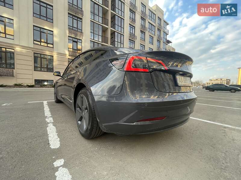 Седан Tesla Model 3 2022 в Киеве