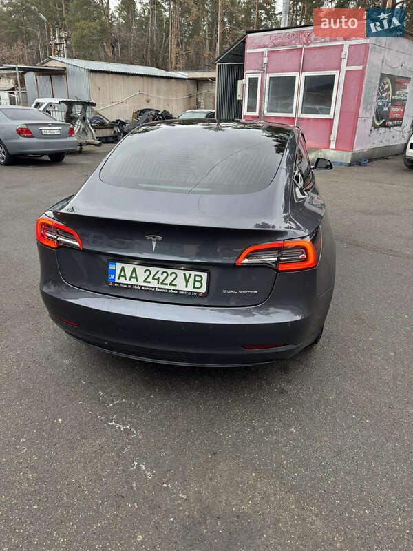Седан Tesla Model 3 2020 в Києві