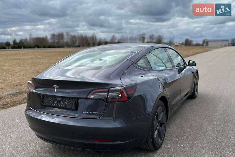 Седан Tesla Model 3 2023 в Тернополі