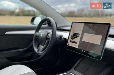 Седан Tesla Model 3 2023 в Тернополі