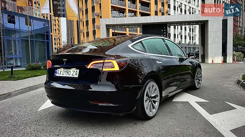 Седан Tesla Model 3 2019 в Києві