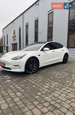 Седан Tesla Model 3 2023 в Луцке