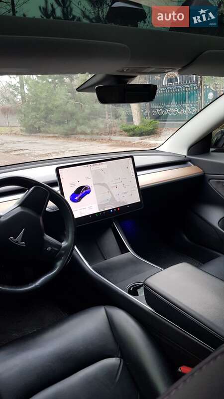 Седан Tesla Model 3 2018 в Запоріжжі