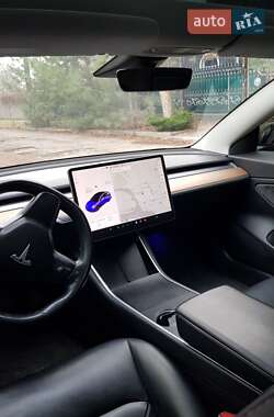Седан Tesla Model 3 2018 в 