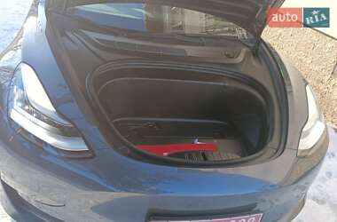 Седан Tesla Model 3 2019 в 