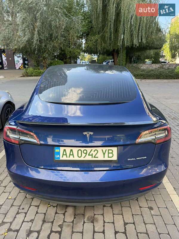 Седан Tesla Model 3 2019 в Киеве