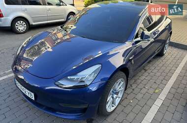 Седан Tesla Model 3 2019 в Киеве