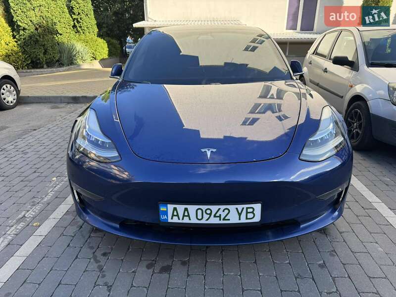 Седан Tesla Model 3 2019 в 