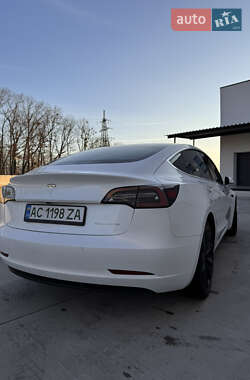 Седан Tesla Model 3 2019 в 