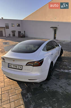 Седан Tesla Model 3 2019 в 