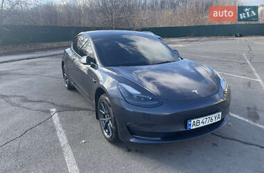 Седан Tesla Model 3 2022 в 