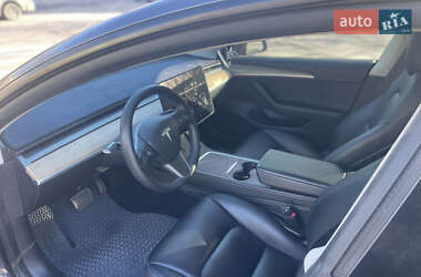 Седан Tesla Model 3 2022 в 