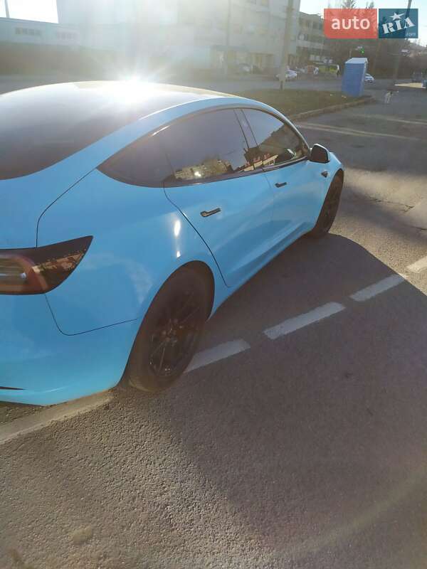 Седан Tesla Model 3 2019 в Вінниці