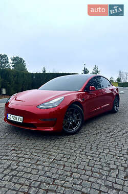 Седан Tesla Model 3 2020 в 