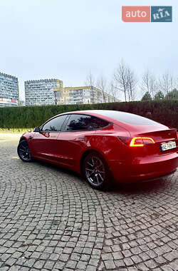 Седан Tesla Model 3 2020 в 