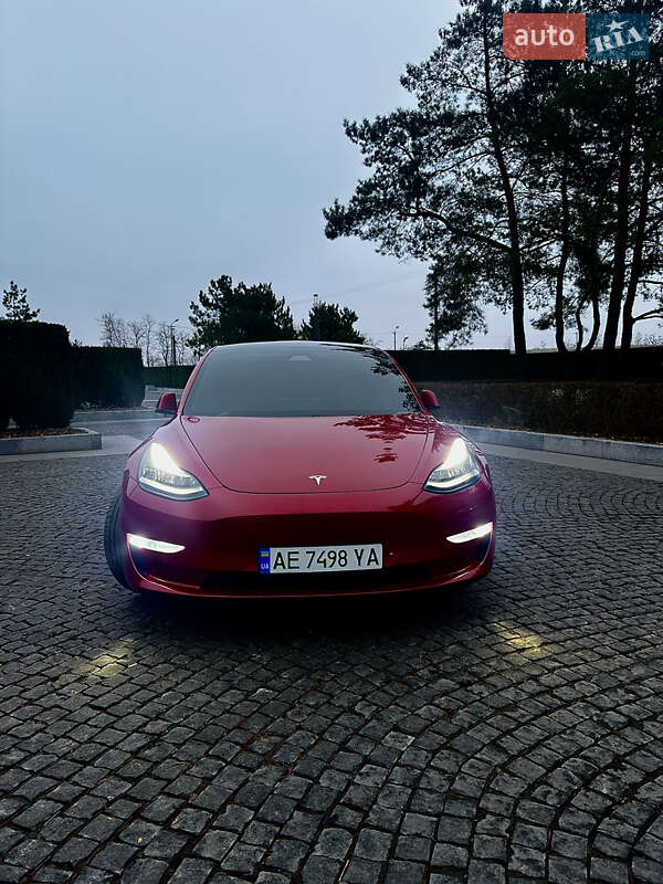 Седан Tesla Model 3 2020 в Днепре