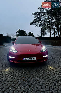 Седан Tesla Model 3 2020 в 