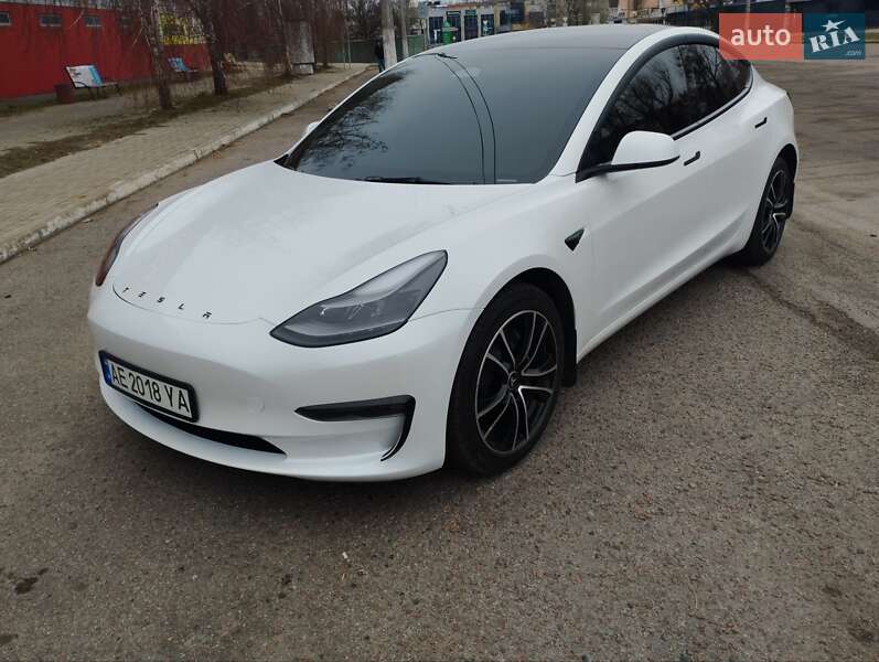 Tesla Model 3 2023
