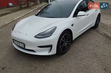 Седан Tesla Model 3 2023 в 
