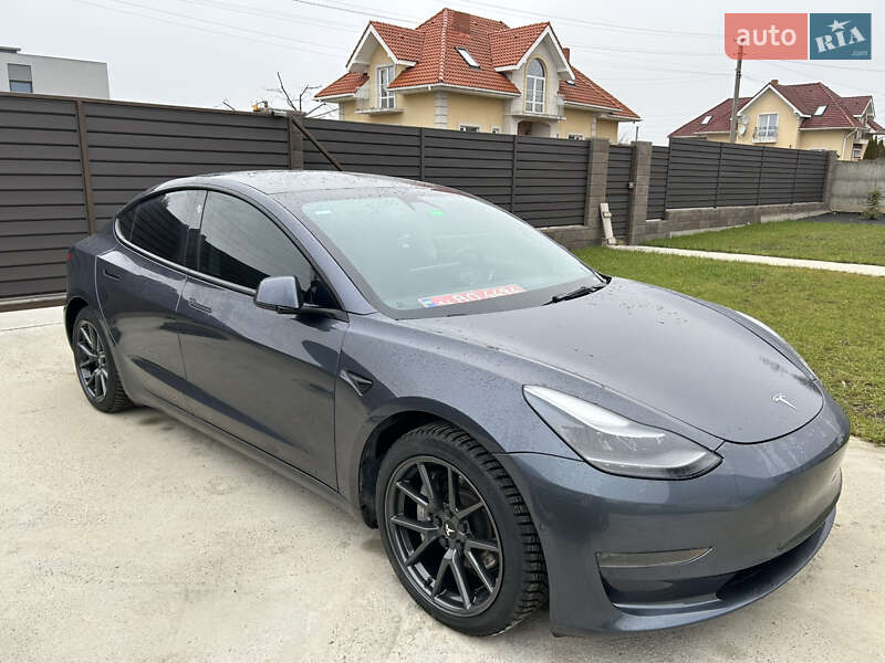 Седан Tesla Model 3 2021 в Києві