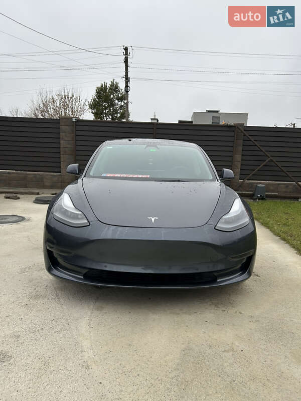 Седан Tesla Model 3 2021 в Києві
