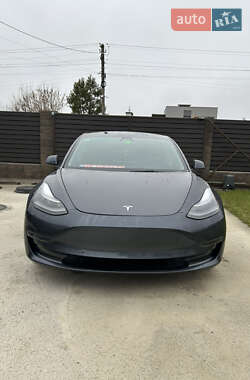 Седан Tesla Model 3 2021 в 