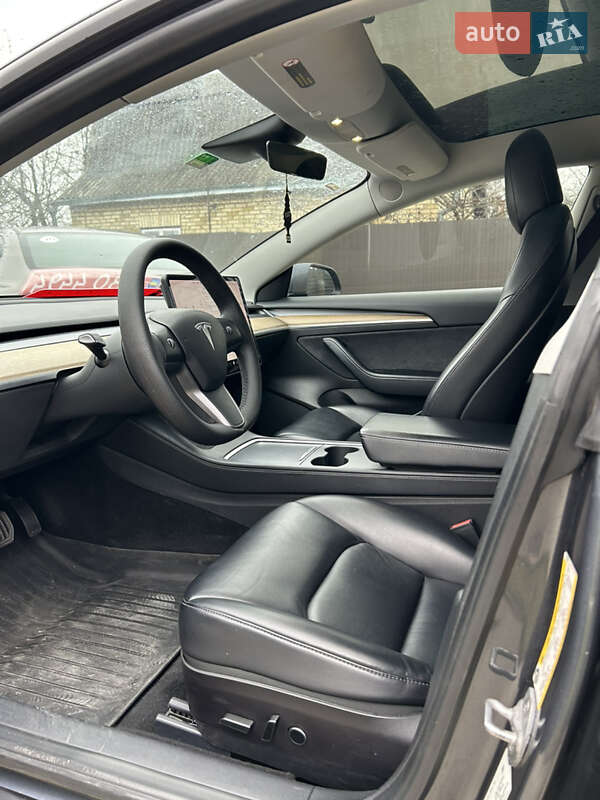 Седан Tesla Model 3 2021 в Києві