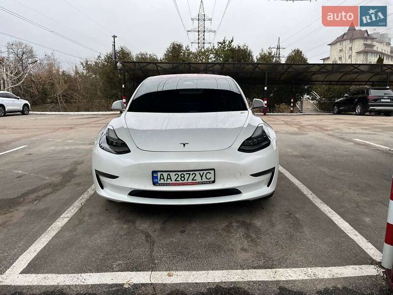 Седан Tesla Model 3 2018 в Киеве