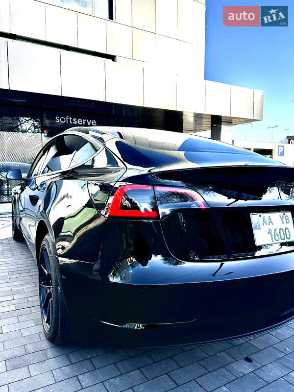 Tesla Model 3 2022