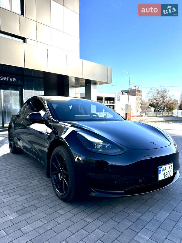 Седан Tesla Model 3 2022 в Киеве фото Седан Tesla Model 3 2022 в Киеве