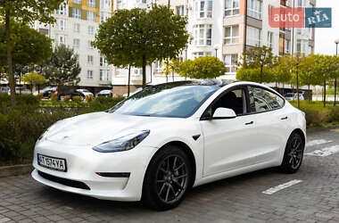 Седан Tesla Model 3 2021 в 