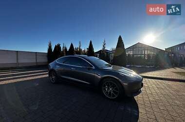 Седан Tesla Model 3 2019 в 